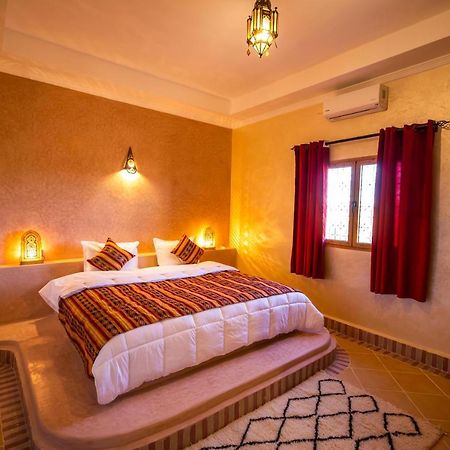 Riad Les Jardins De Мерзуга Екстер'єр фото