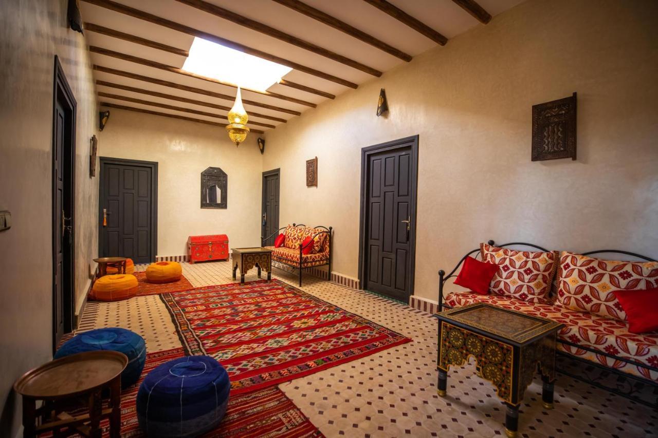 Riad Les Jardins De Мерзуга Екстер'єр фото