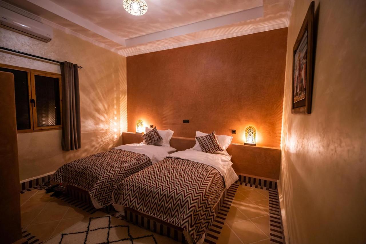 Riad Les Jardins De Мерзуга Екстер'єр фото