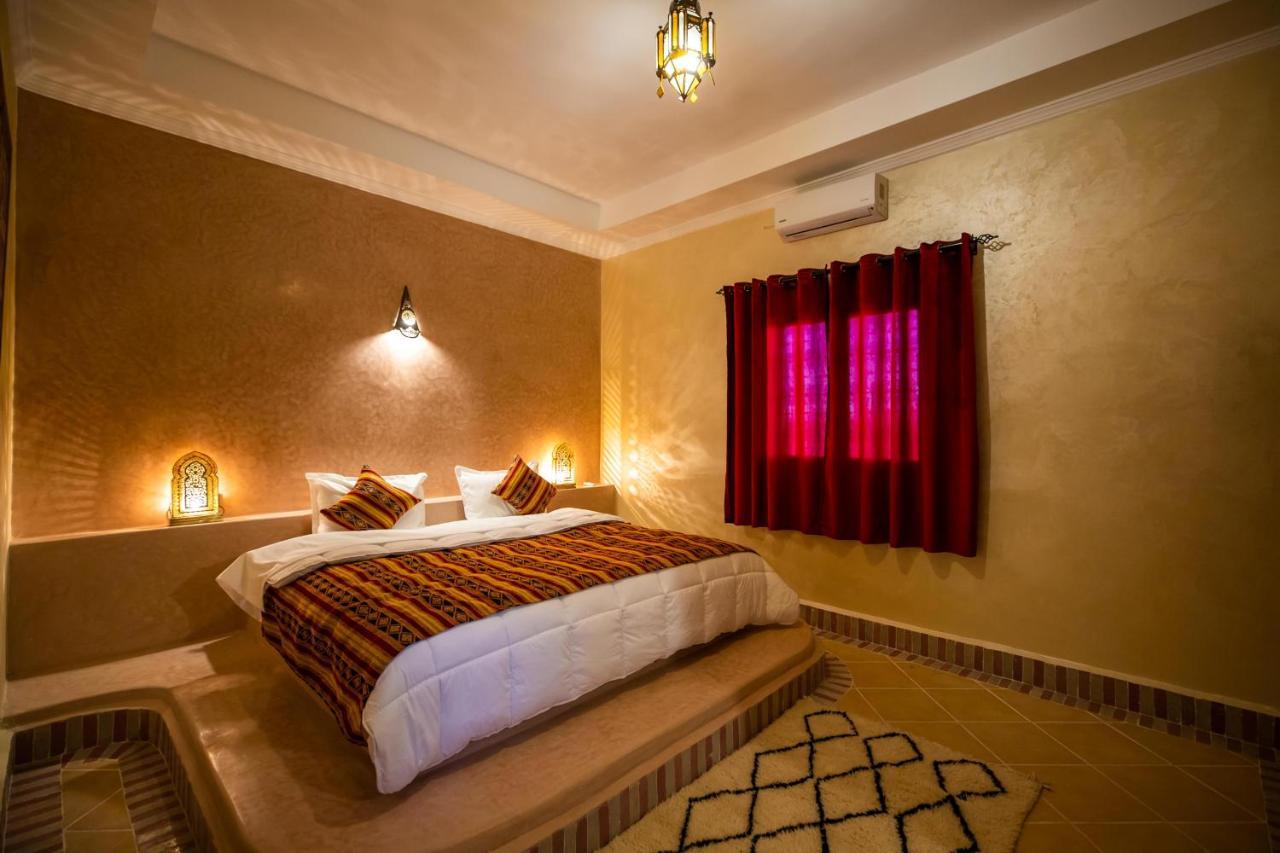 Riad Les Jardins De Мерзуга Екстер'єр фото